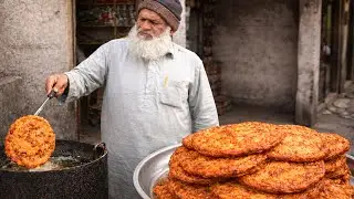 Malpura Making | Old Man Making Street Food Malpura | EGG MALPURA | Street Food Karachi Pakistan.