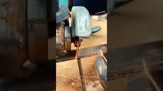 How to spark using metals #asmr #experiment #explorephysics #physics #experiements #spark #shorts