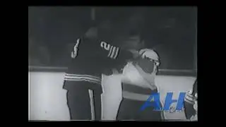 NHL Nov. 22, 1969 Toronto Maple Leafs v Detroit Red Wings (R) Bob Pulford v Garry Monahan