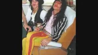 hanoi rocks - million miles away //razzle photos.