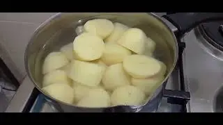 How to make baked potato with chicken breast cut into small pieces with toppings mozzarella