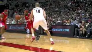 Baron Davis dunks on Joel Przybilla