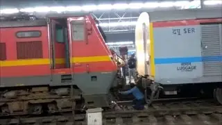 Duronto Express De Coupling at Howrah Station, India