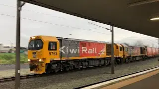 DL 9792 9348 with Train 229 passing Hamilton station NIMT
