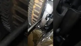 trocando a embreagem do duster afastando a caixa