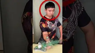 China&rsquo;s Strongest Man Bends Metal Like Rope! 💪