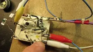 Two transistor LED flasher with 1 Green/Yellow/Red LED that can be set to many flash frequencies