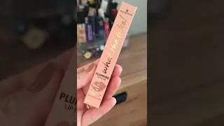 Plumping lip filler with Cinnamon Oil - Pearly Nude Finish #essence #affordablemakeup #essencemakeup