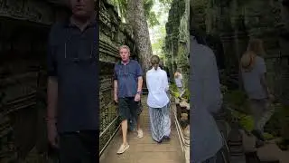 This is insane #tourguide #trendingshorts #taprohmtemple #tourism #angkorwat #angkorthom