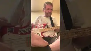 Fleetwood Mac-&ldquo;The Chain&rdquo; famous bass riff tutorial.