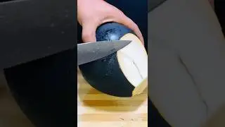 An empty black coconut.🙁🌴🥥 | coconut cutting | black coconut | cutting skills #satisfying #shorts