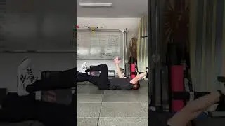 Dead bug core exercise