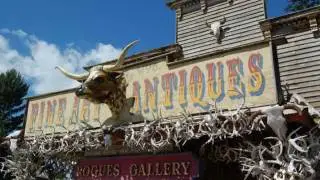 TOURING SOUTH DAKOTA BY MOTORCYCLE.wmv
