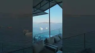 Kaminaki Beach . Blue wave lounge gastronomy