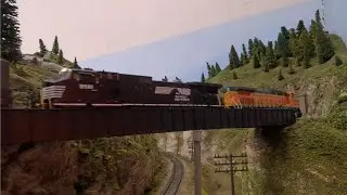 Is This a Realistic Model Railroad Layout? BNSF Freight Train With a DPU
