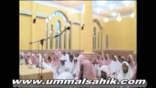 إمام الحرم المكي الشيخ عادل الكلباني اثناء تأدية صلاة العشاء بحزم أم الساهك