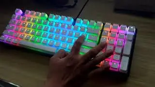 Rakk Ilis + White Pudding Keycaps