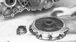Mitsubishi Throw Out Bearing - How to release // Mitsubishi EVO 8 - EVO 9