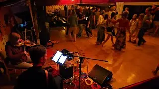 Bourrée de Thiers - bal folk - Sarah Loughran & Paul Young (fiddle / melodeon)