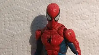 I review the (Bootleg) Mafex Spider-Man