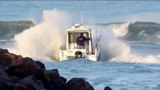 📛 ATTENTION GROSSE HOULE ENTRÉE ET SORTIE DANGEREUSES POUR LES BATEAUX À CAPBRETON. bigwaves. 🌊🥶