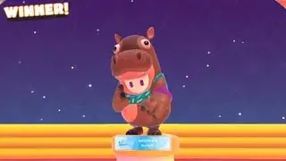 Fall Guys: I won with Kawaii Neko Waifu (Hotdogs) ,SYEDHSN555 and lucky fallguys (Santa)