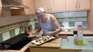Brocheta de rape con tomates  cherry