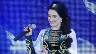 Анора   Горец с бородой