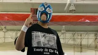 Lucha de Exhibici&oacute;n: Aut&eacute;ntico vs Hijo de Diamant&eacute;   