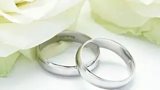 La Bague Au Doigt C'Est Pas Le Pied -  Licence IV