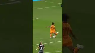 Язмин Райан не сдаётся и забивает гол! #nwsl