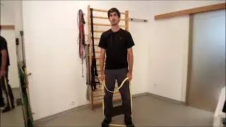 175  Musculation trap&egrave;ze sup&eacute;rieur avec &eacute;lastique