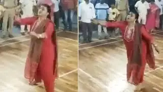 MLA Roja Playing Shuttle | Manastars