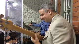 Tua glória enche toda terra ICM #igrejacristamaranata #baixoeletrico  #cortguitar #mendesluthieria