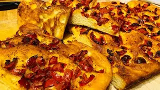 Focaccia rustica con tanti pomodori da conserva.un’alternativa per usare pomodori di stagione