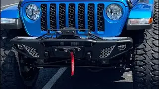 Vic-off-road Fiery Red 13,000 Ib winch on Jeep Gladiator JT