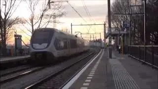 SLT 2440 halteert op Station Zaandam Kogerveld