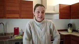 Просто болтала с последними новостями.