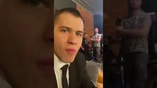 Актер Александр Левин на съемках сериала Телохранители. А Вы, че делаете на работе?