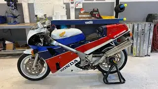 Super Rare Honda RC30 1988