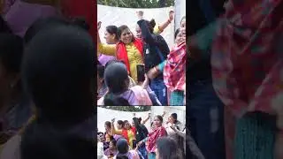 Women of Delhi rejoice after Arvind Kejriwal's announcement 😍😍 #arvindkejriwal #delhielections
