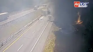 [FATAL x2] Arkansas: Tractor Trailer Crashes Head-On Into Another Tractor Trailer (Aftermath) 