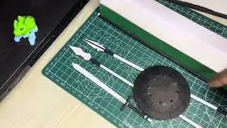 Paper Sword vs Two Paper Spears &ndash; Which One Wins?