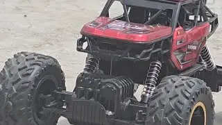 Muscular Jeep vs Truck  Off-Road Battle!💥🚙🚛#JeepVsTruck #MuscularJeep #TruckPower #OffRoadBattle #