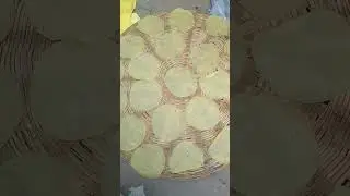 #shorts #shortsvideo #papad #viral #trending papad lover last tak jarur dekhe😋😋😋