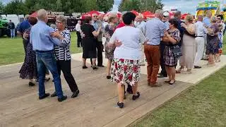 Nie chciała mu dać,na ludowo i wesoło na dożynkach w Zakrzewie.