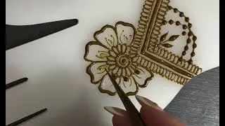 Very easy step by step back hand mehndi design #henna#mehndi#bridalmehndi#viralvideo#trending#desing