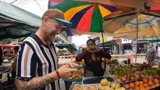 ELLA SE ENAMORÓ, Y YO TAMBIÉN. TOUR DE FRUTAS DE LA SELVA 