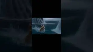 A kitten was swimming in the sea when it suddenly encountered a storm and was rescued by a whale.