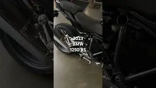 Man these bikes are clean #bmw #bmwrs #bmwmotorrad